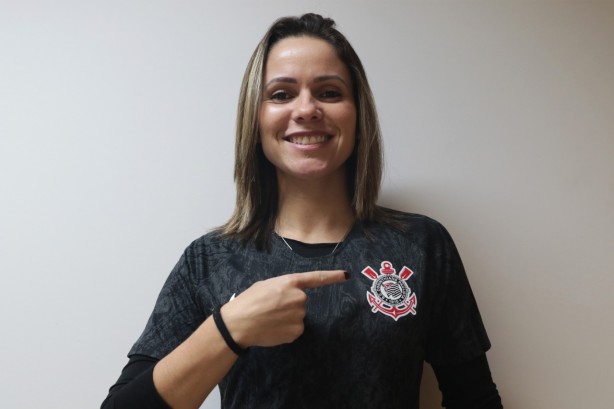Érika, novo reforço do Corinthians, está em reta final de recuperação e quer jogar mata-matas