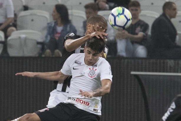 Corinthians empatou com o Atlético-MG em jogo pobre tecnicamente; Araos não foi bem