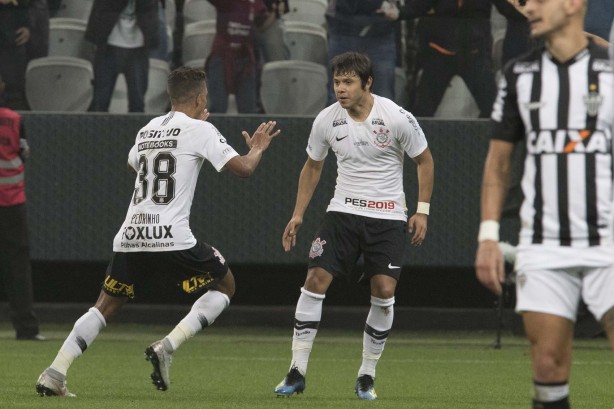Corinthians abriu o placar com Pedrinho, mas cedeu o empate para o Atltico-MG