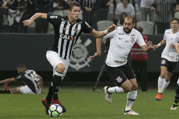 Danilo soma 348 jogos pelo Corinthians na carreira