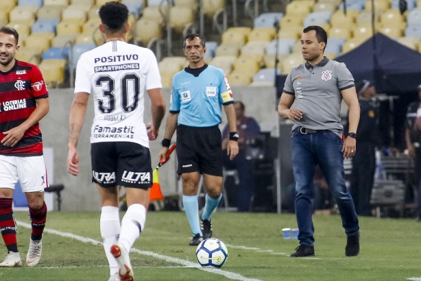 Corinthians de Jair Ventura assume postura defensiva