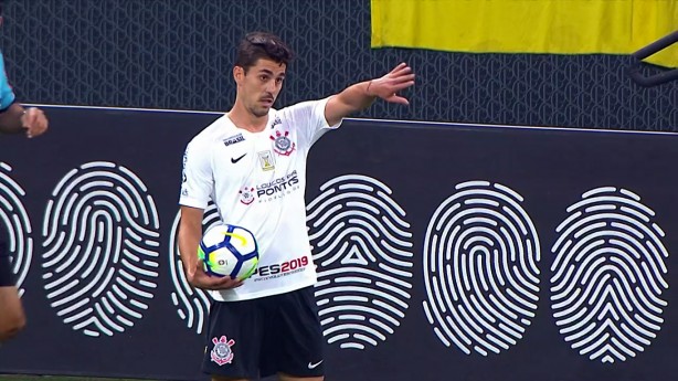 Danilo Avelar marcou o gol da vitria do Corinthians neste domingo