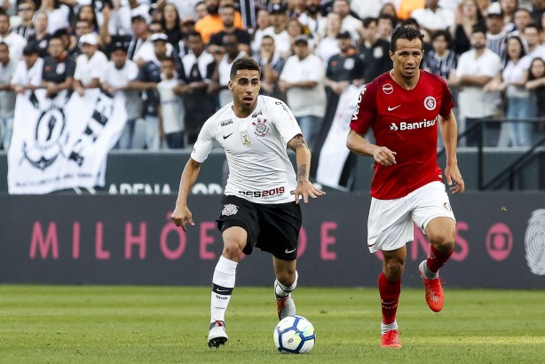 Em posição irregular, Leandro Damião anotou gol ilegítimo sobre Corinthians