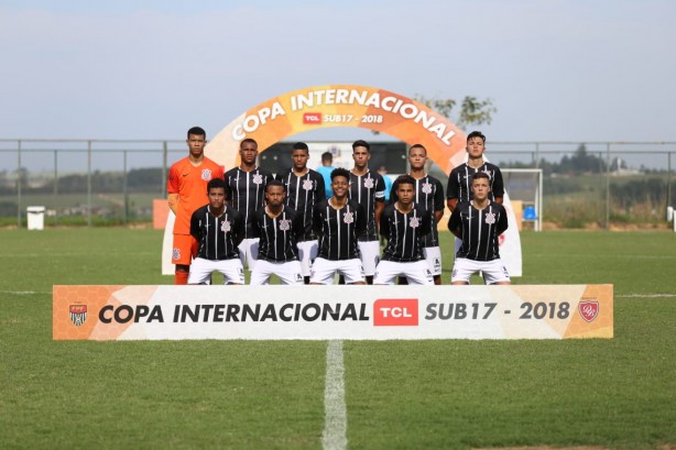 Corinthians está disputando a Copa Internacional Sub-17 com a equipe Sub-16