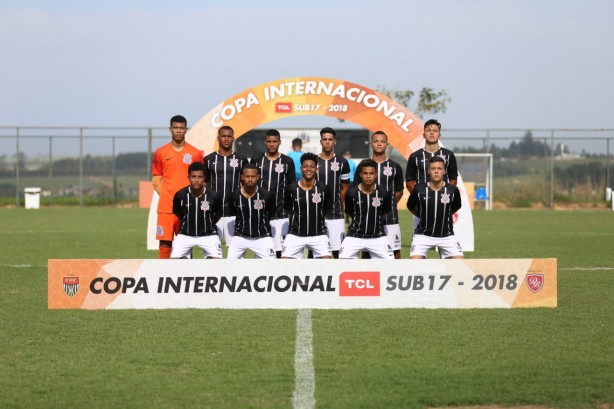 Em seu primeiro jogo internacional, Sub-17 do Timão vence o