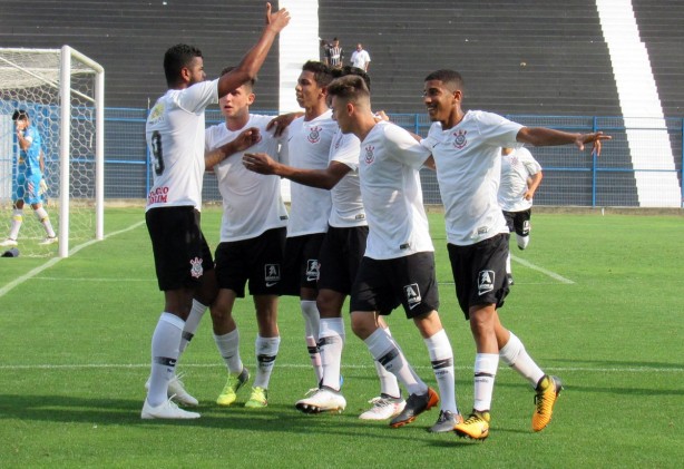 Sub-20 do Corinthians decide a vaga na final do Paulisto diante do So Paulo