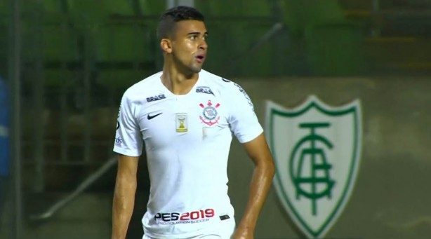 Lo Santos foi um dos titulares do Corinthians neste sbado