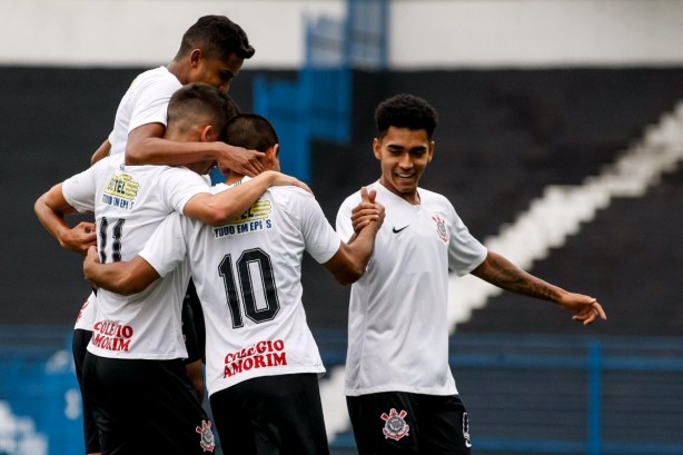 Corinthians encara o Fluminense na estreia da Copa Internacional Sub-20