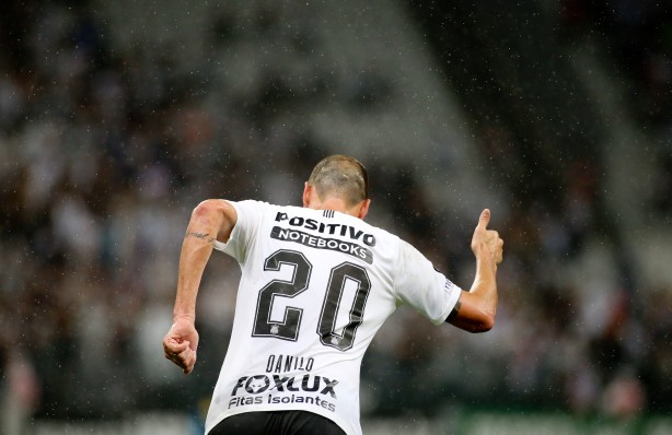Danilo est de sada do Corinthians