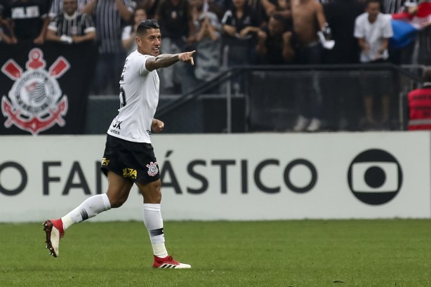 Ralf marcou o nico gol no Corinthians no empate de 1 a 1 contra o So Paulo