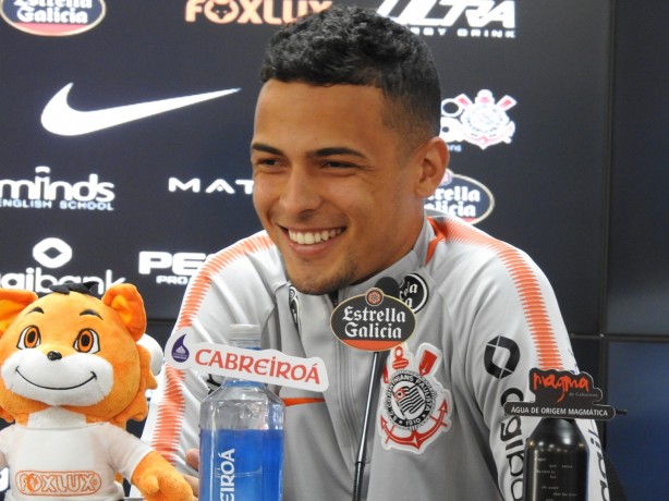 Thiaguinho concedeu entrevista no CT do Corinthians nesta tera-feira