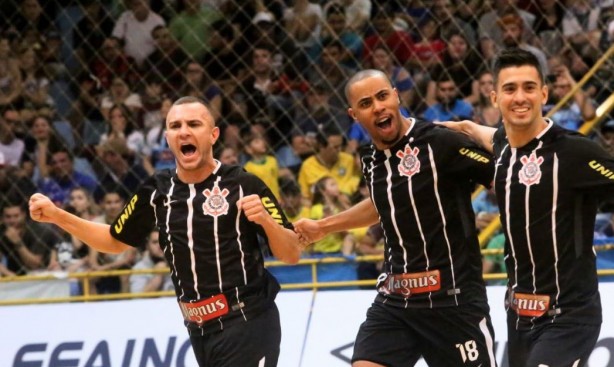 Ala Caio permanece no futsal do Corinthians por mais uma temporada