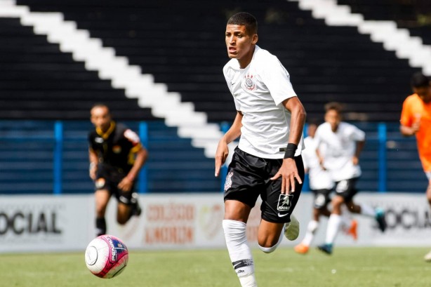Rodrigo Varanda já brilhava no Sub-17 do Corinthians com apenas 15 anos
