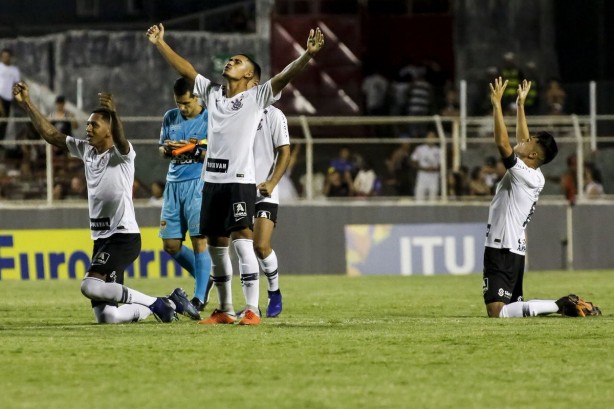 Corinthians venceu Red Bull nos pnaltis; no tempo normal, empate de 2 a 2