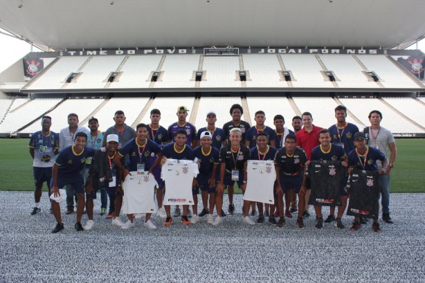 Corinthians recepciona jogadores do Viso Celeste na Arena