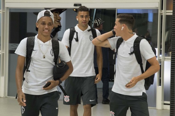 Elenco do Corinthians chega  Arena Corinthians para a estreia do Paulisto 2019