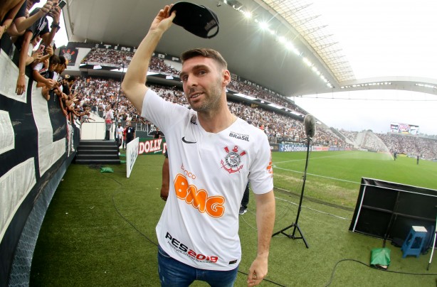 Mauro Boselli foi apresentado  Fiel no intervalo do jogo entre Corinthians e So Caetano
