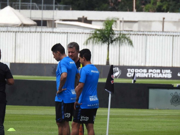 Elenco do Corinthians no segundo dia de treinos na pr-temporada