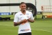 J�nior Urso chega ao Corinthians e fala de outras propostas: 'Venceu qualquer valor financeiro'