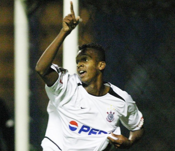 J ainda estava em sua primeira passagem pelo Corinthians no jogo contra Ferrovirio