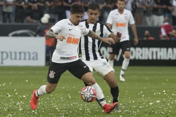 Fagner elogiou atuao do Corinthians neste domingo contra o Santos