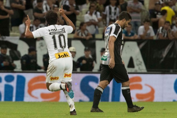 Jadson marcou o terceiro gol do Corinthians contra o Cear nesta quarta-feira