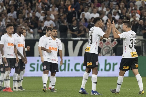 Corinthians eliminou a Ferroviria nos pnaltis nesta quarta-feira