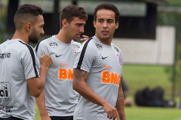 Jadson pode ser uma das mudanças na equipe titular do Corinthians para o clássico