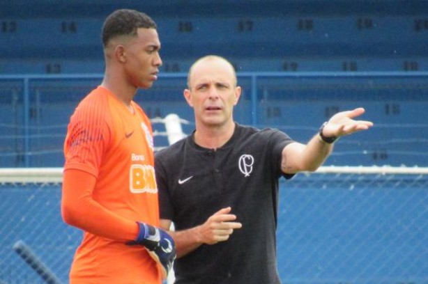 Luiz Fernando  agora preparador de goleiros do Sub-20 do Corinthians