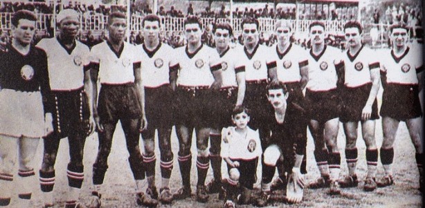 A equipe de 1937 deu início ao terceiro tri do Paulistão do Corinthians