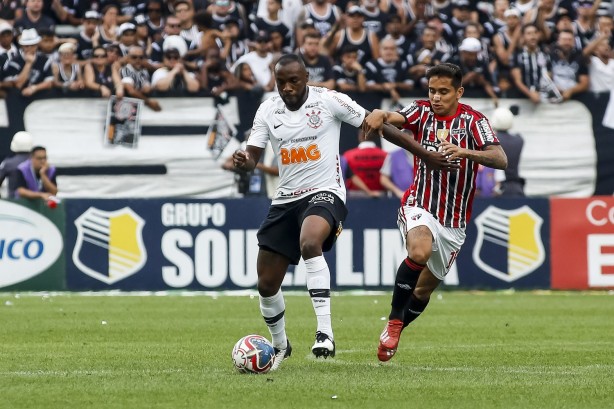 Manoel jogou machucado os 90 minutos da finalssima entre Corinthians e So Paulo