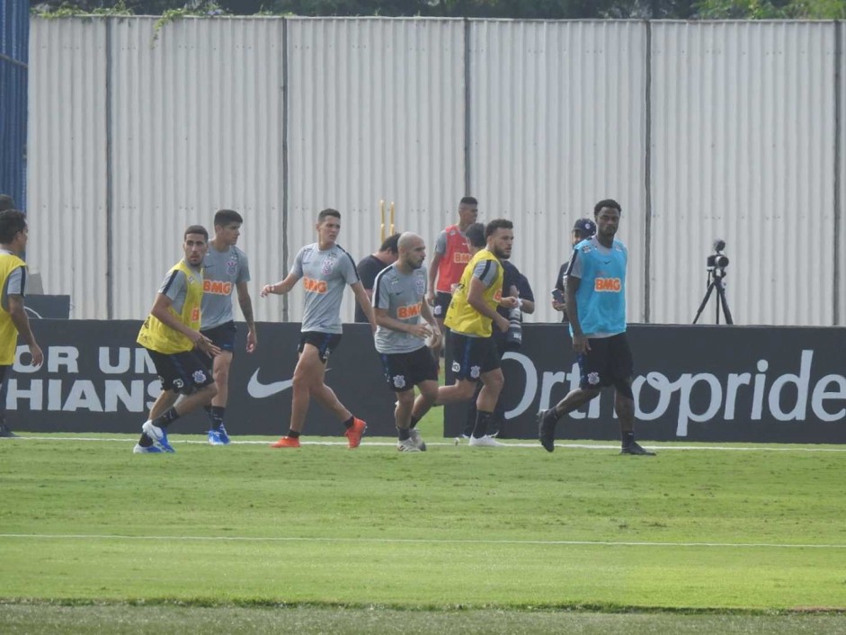 Corinthians treinou nesta sexta-feira sem seis titulares