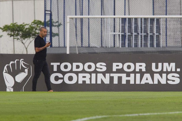 Por questões financeiras, Emerson vê Flamengo pouco a frente do Timão antes do duelo pelas oitavas