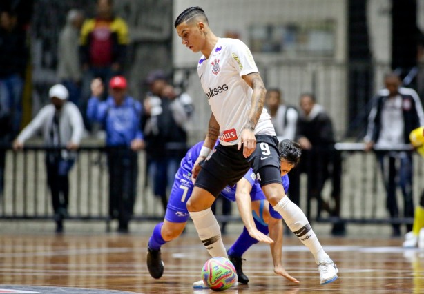 O Corinthians enfrenta o Praia Futsal pelo Campeonato Paulista da modalidade