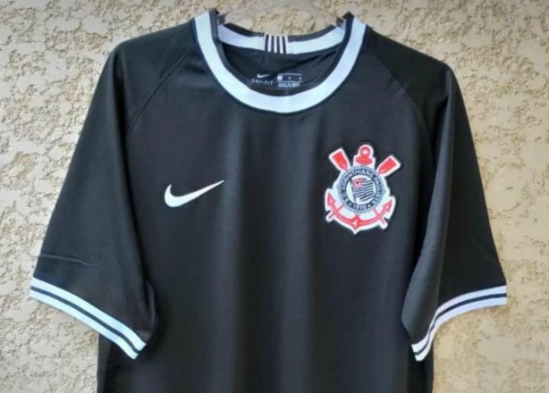 Camisa II do Corinthians modelo 2019/20 é homenagem aos 50 anos da Gaviões da Fiel