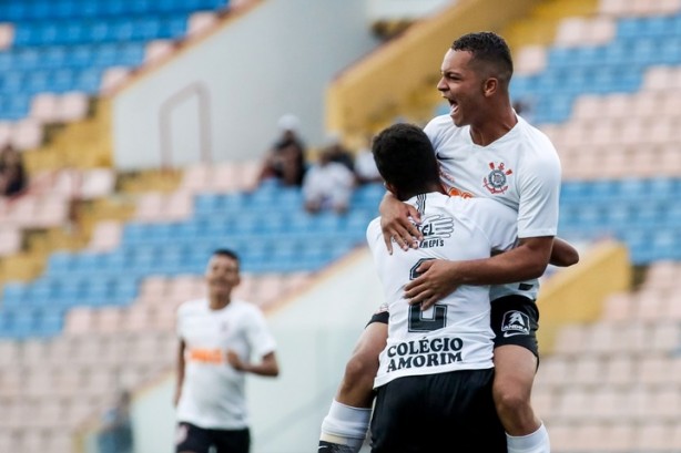 Corinthians venceu o Botafogo por 3 a 0 na Arena Barueri