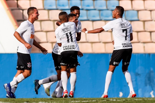 Corinthians venceu o América-MG por 2 a 0 na Arena Barueri