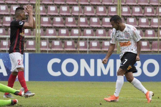 Sornoza decretou o 2 a 0 do Corinthians na Venezuela