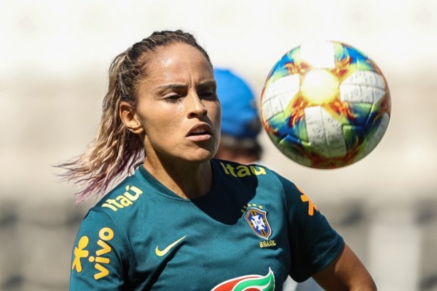 Mnica ser a capit da Seleo Brasileira em estreia da Copa do Mundo