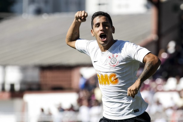Atacante paraguaio marcou belo gol na Rua Javari