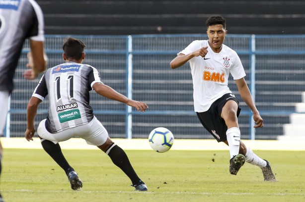 Corinthians e Santos se enfrentam com torcida nica do Timo