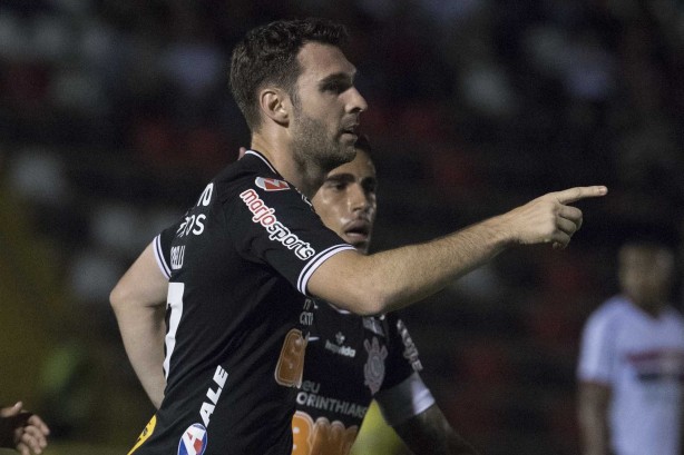 Boselli fez nico gol do Corinthians em derrota para o Botafogo-SP