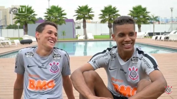 Pedrinho e Vital destacaram a parceria fora de campo e falaram sobre momento do Corinthians