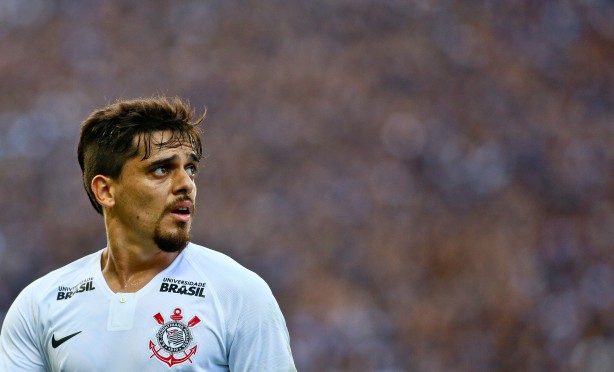 Aps defender a Seleo Brasileira durante a Copa Amrica, Fagner est de volta e com a cabea no Corinthians