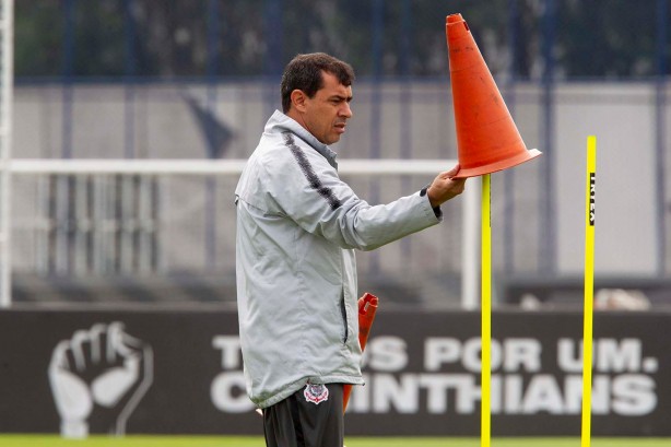 Fbio Carille vem encontrando problemas para escalar o Corinthians ideal