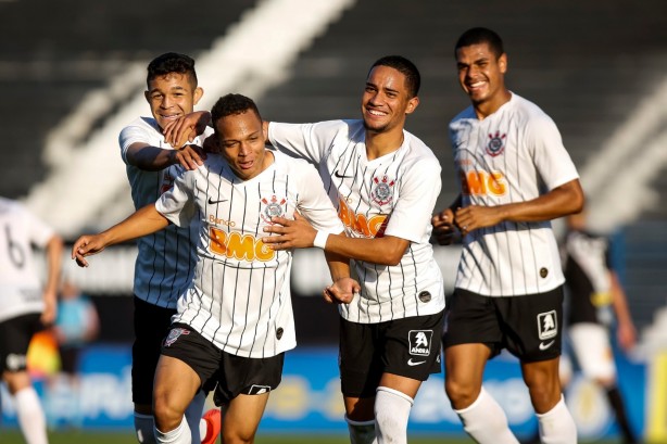 Janderson decidiu o confronto para a equipe Sub-20 do Corinthians