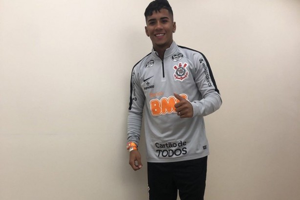 Juan David assinou com o Corinthians na ltima segunda-feira