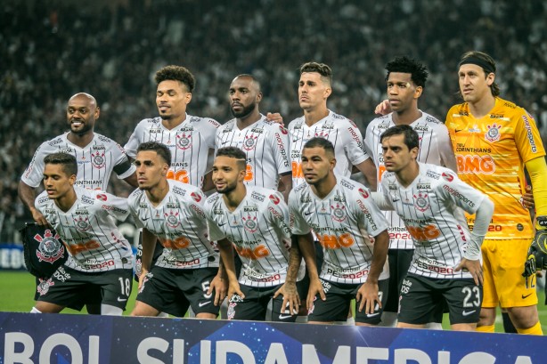 Corinthians vence Montevideo Wanderers por 2 a 0, na Arena, em Itaquera