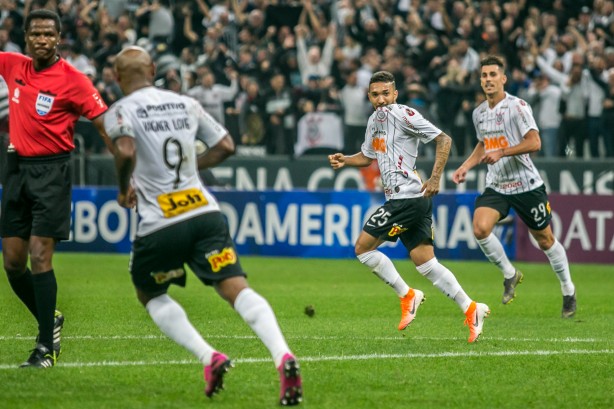 Clayson marcou o primeiro gol do Corinthians nesta quinta-feira