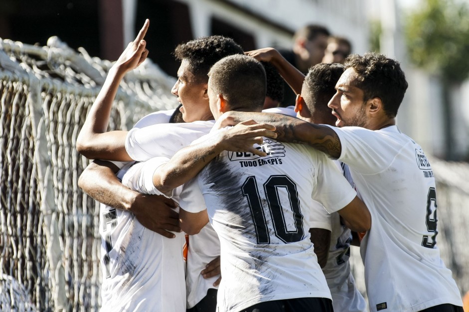 Corinthians sub-23  o lder do Grupo B do Brasileiro de Aspirantes
